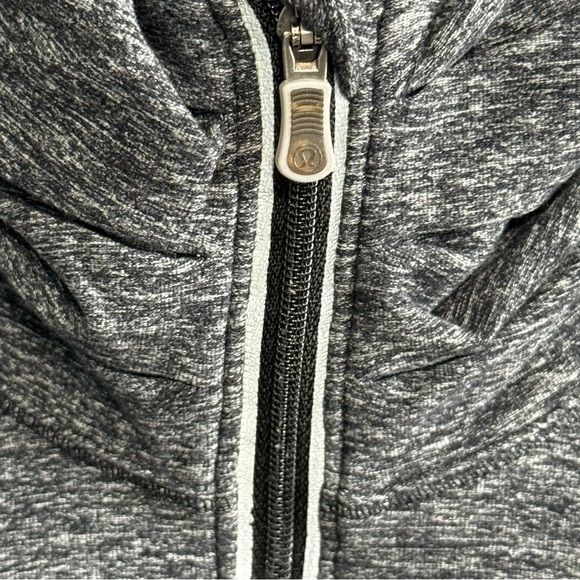 Lululemon Defined Running Jacket Half Zip Pullover Gray Black Size 4 Outerwear - Picture 6 of 12